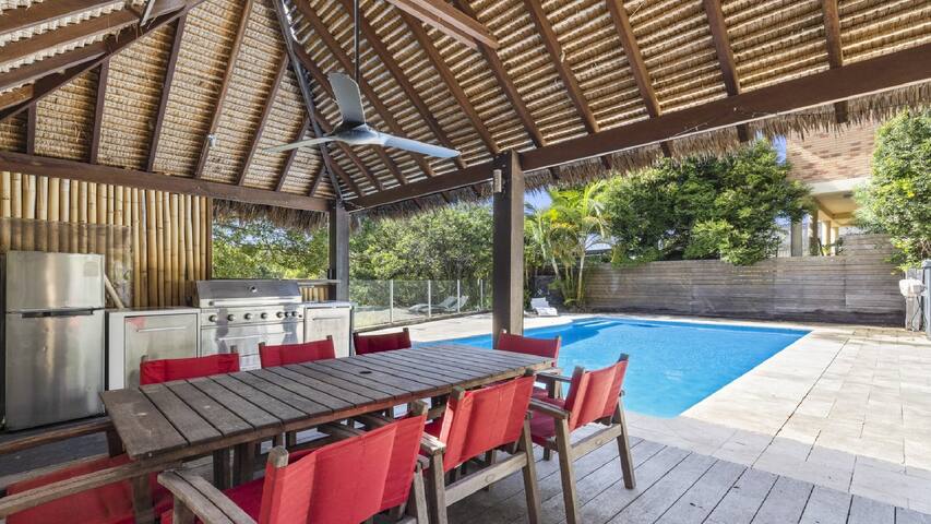 Northern Exposure – Pool, Path to Beach, Sleeps 10 gallery image 3