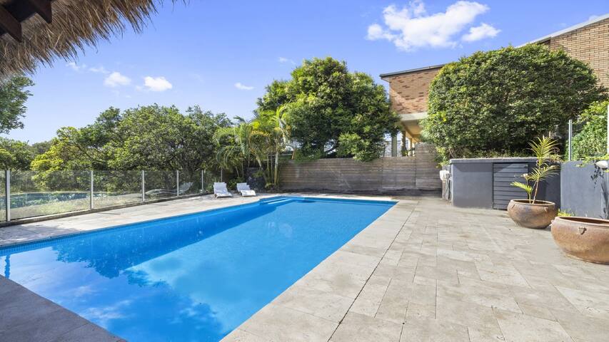 Northern Exposure – Pool, Path to Beach, Sleeps 10 gallery image 2