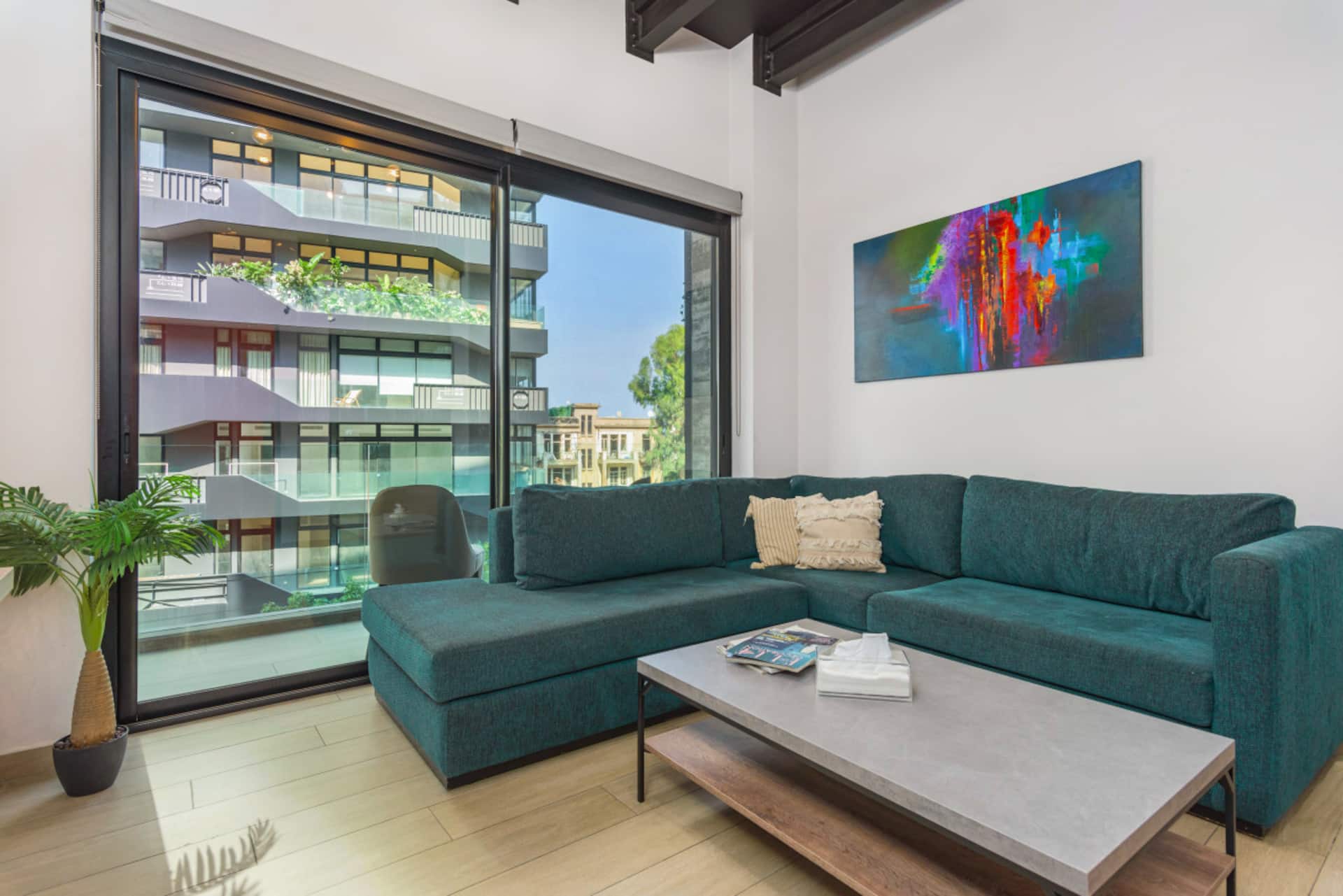 Amine 202, 1-BR in Mar Mikhael