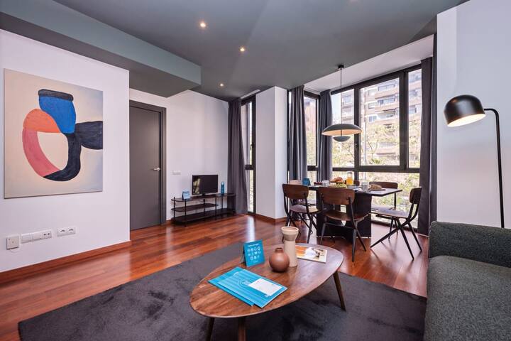 Sweett | Cosy 3BR in the city centre gallery image 2