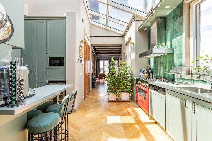 Bright Charming 3BD/2.5Bath Pad w/ Terraces! #278