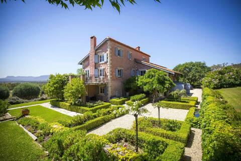 Talits Estate