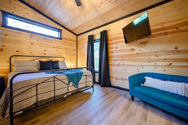 ห้องพักผ่อน: ผ่อนคลายในห้องพักที่มีสไตล์พร้อมการตกแต่งที่หรูหราและวิวทิวทัศน์ที่สวยงาม!