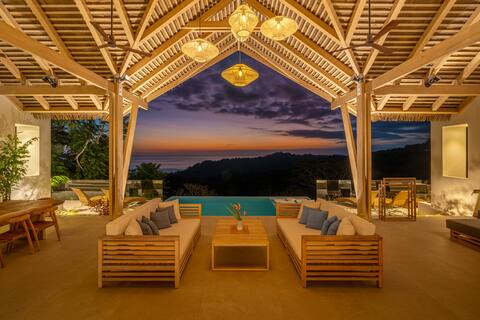 Luxury Jungle Haven ~ Ocean View ~ Infinity Pool!