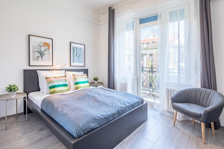Absolute Central With Balcony - Budapest