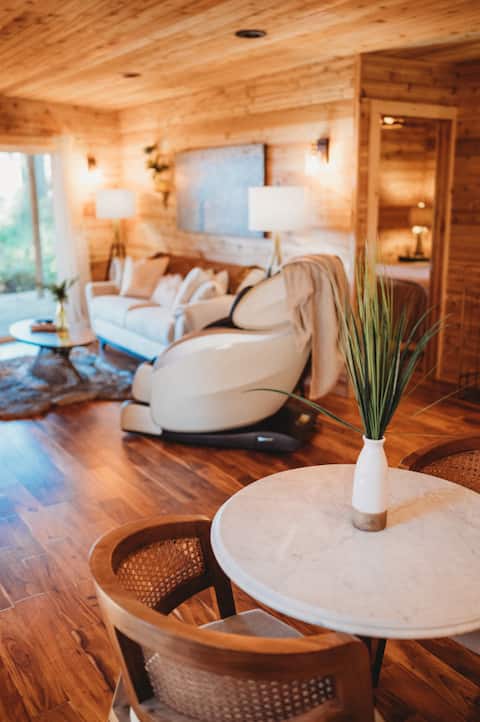 Water-View Luxury Escape | Hot Tub & Massage Chair