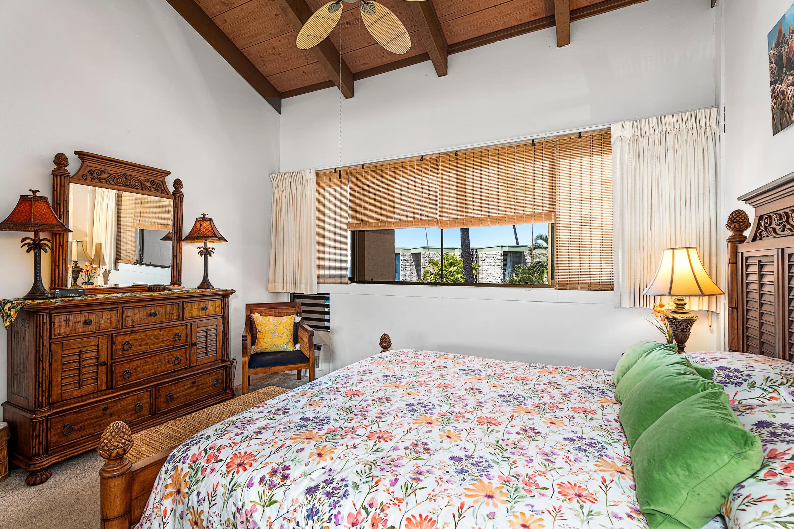 Condo in Kailua-Kona · ★4.95 · 2 bedrooms · 3 beds · 1 private bath - Image 16