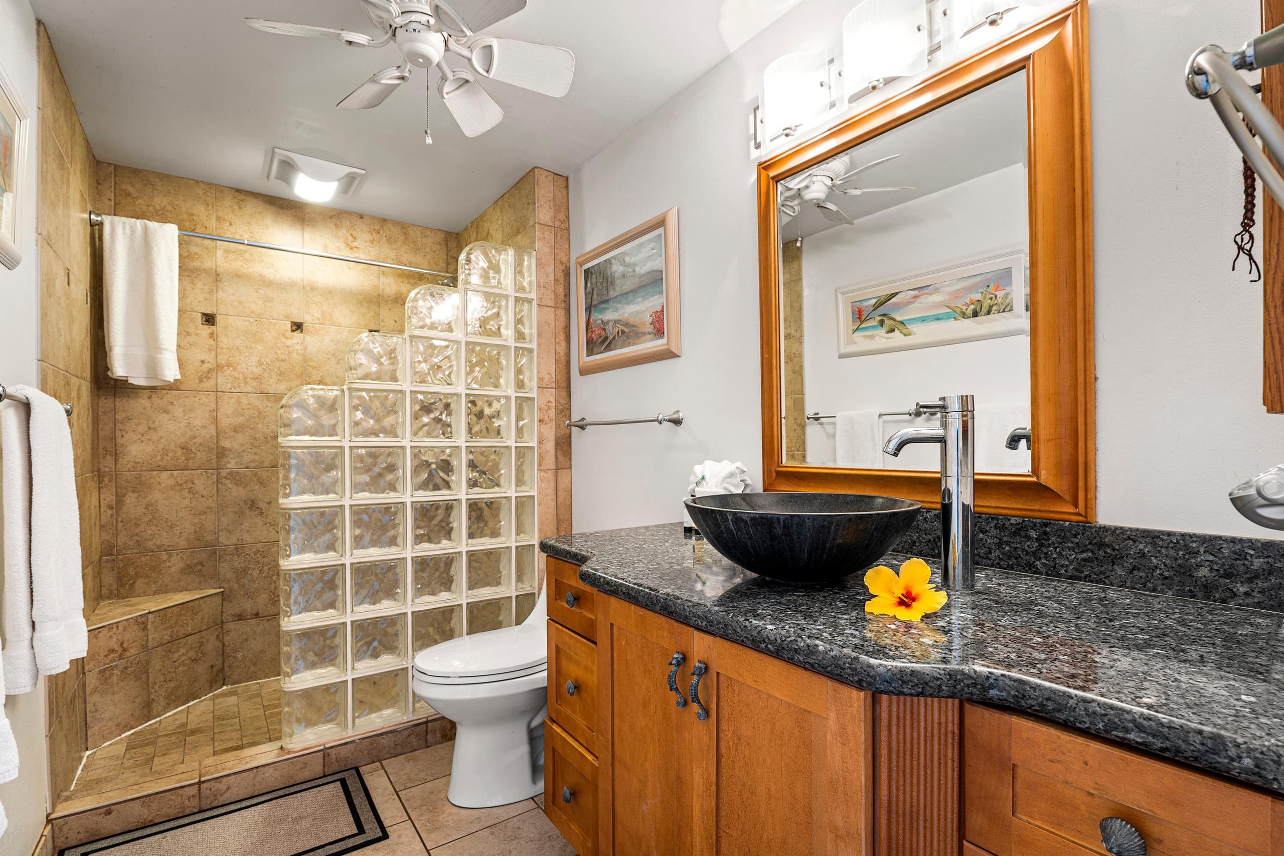 Condo in Kailua-Kona · ★4.95 · 2 bedrooms · 3 beds · 1 private bath - Image 18