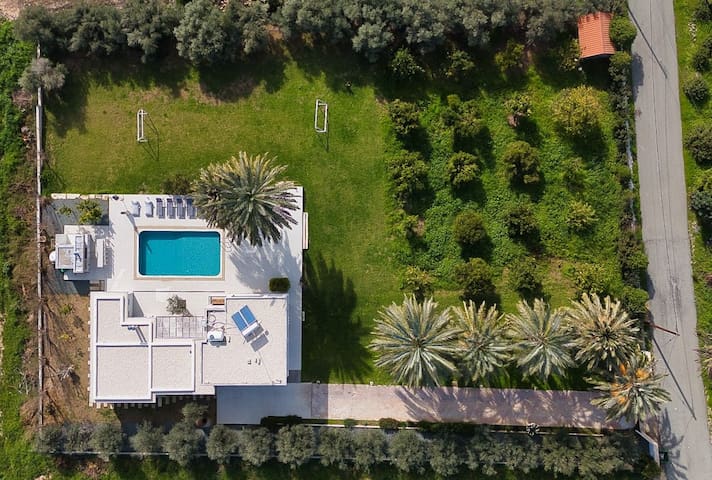BlueSkyHouses managed Airbnb listing 1