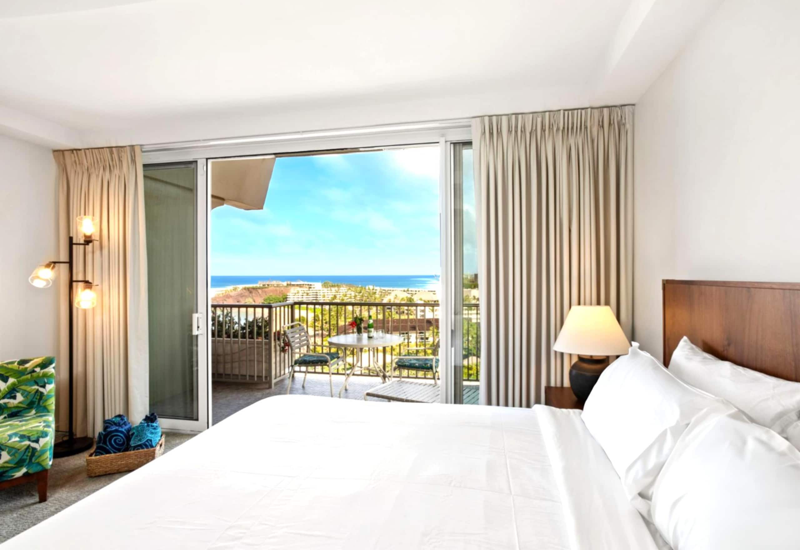 Condo in Lahaina · ★4.82 · 1 bedroom · 2 beds · 1 bath - Image 4