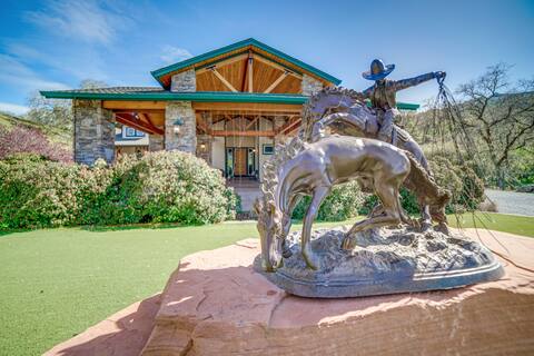 Stunning Hopland Vacation Rental w/ Pool & Hot Tub