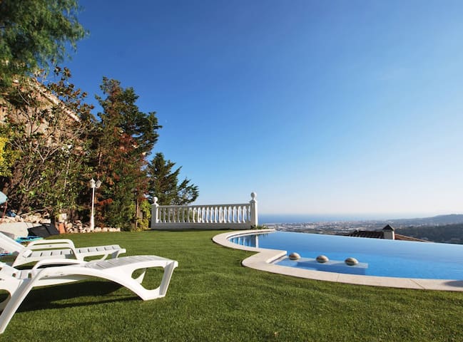 HelloTime SL managed Airbnb listing 3