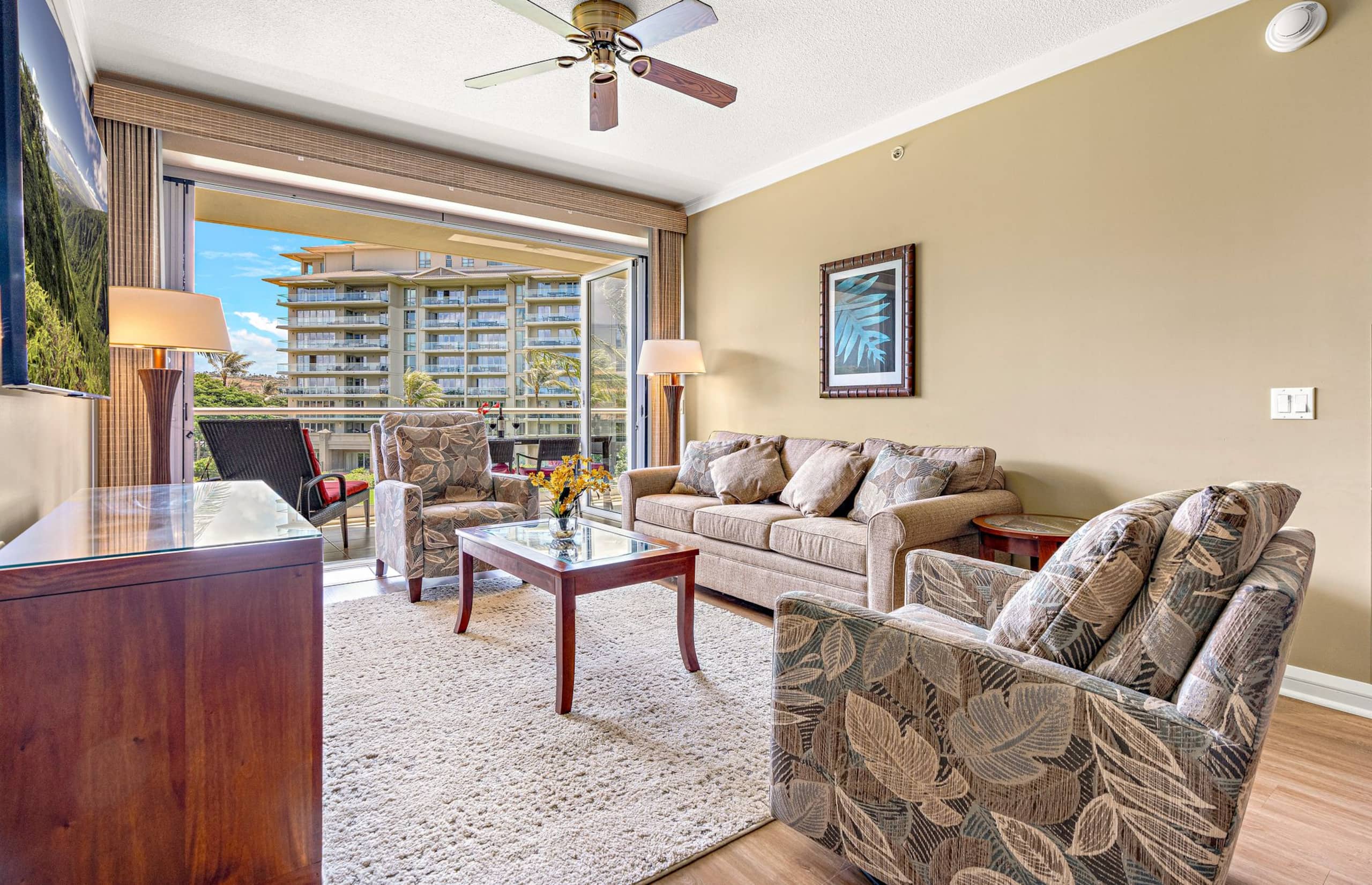 Condo in Lahaina · ★4.94 · 2 bedrooms · 3 beds · 1 bath - Image 10