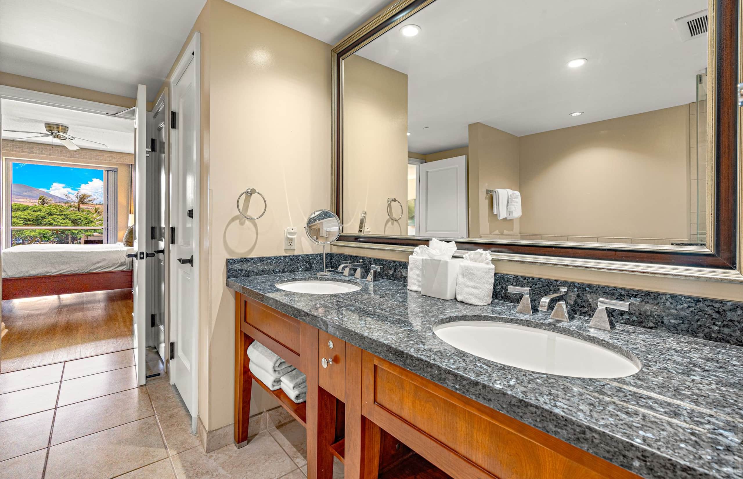 Condo in Lahaina · ★4.94 · 2 bedrooms · 3 beds · 1 bath - Image 18