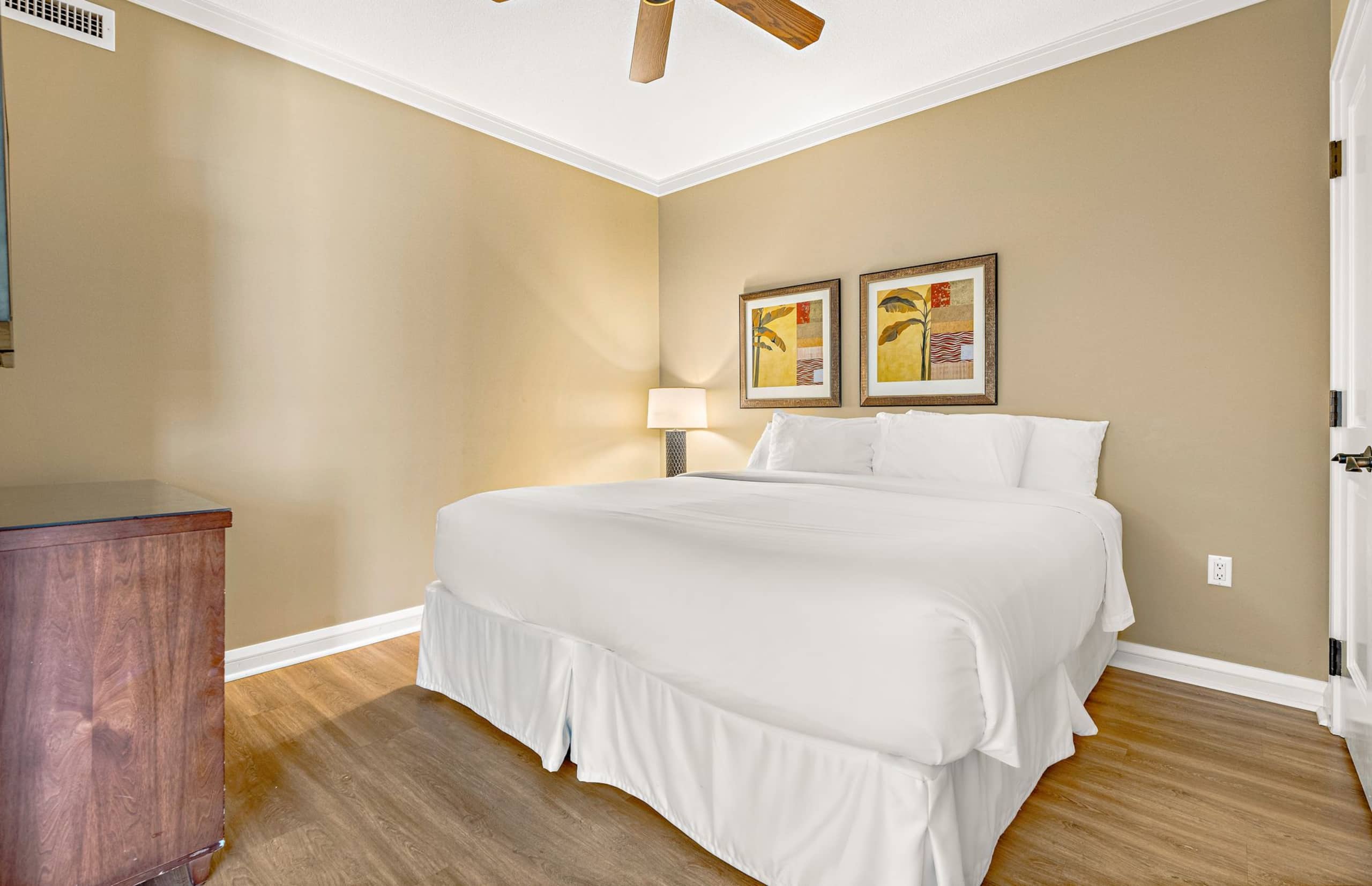 Condo in Lahaina · ★4.94 · 2 bedrooms · 3 beds · 1 bath - Image 20