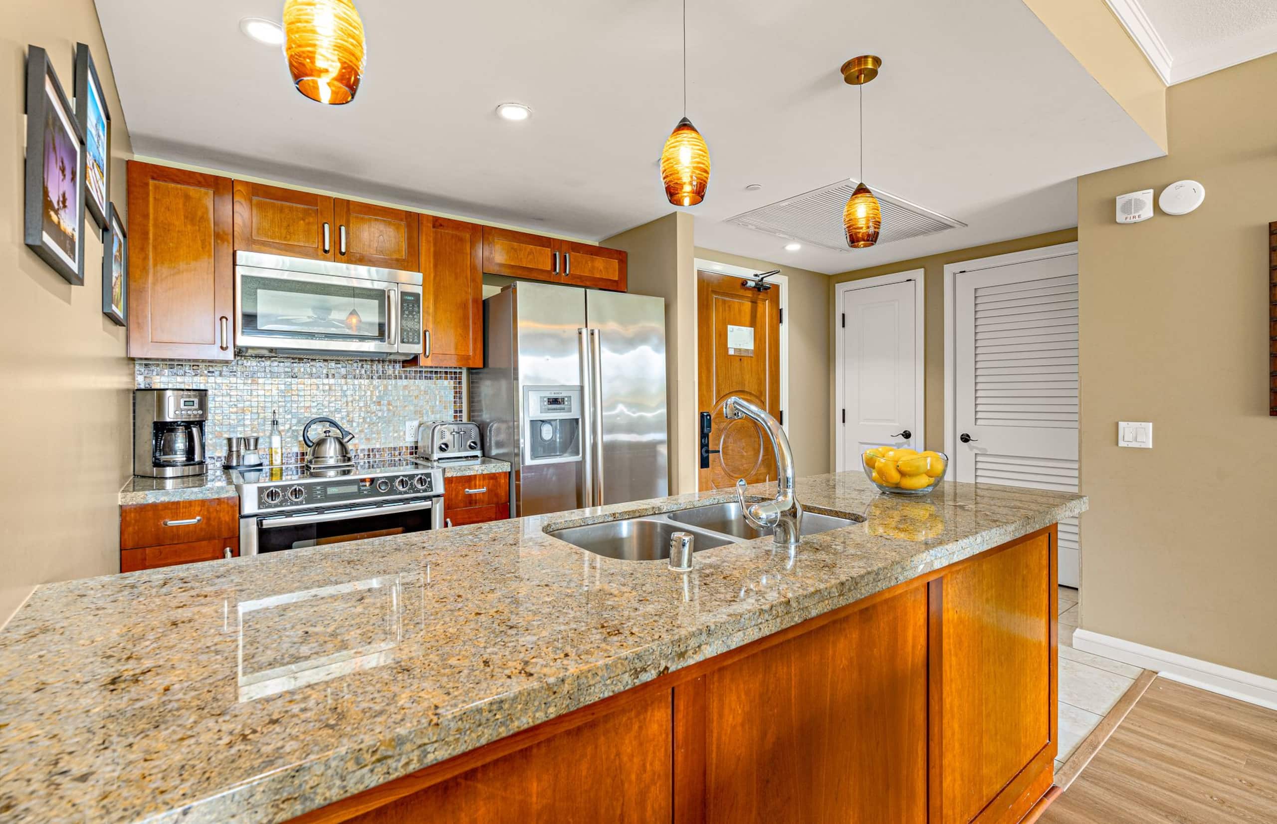 Condo in Lahaina · ★4.94 · 2 bedrooms · 3 beds · 1 bath - Image 14
