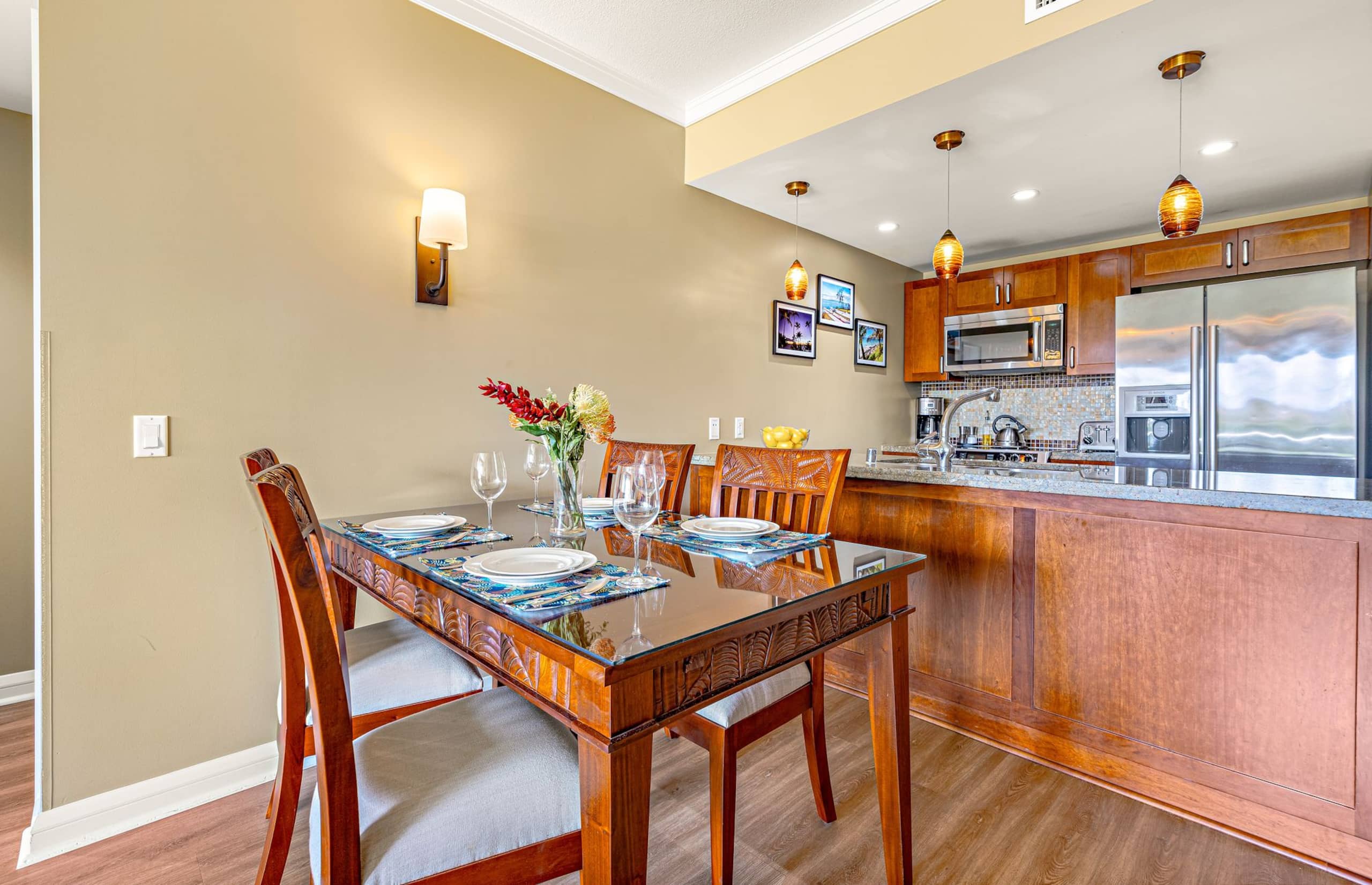 Condo in Lahaina · ★4.94 · 2 bedrooms · 3 beds · 1 bath - Image 12