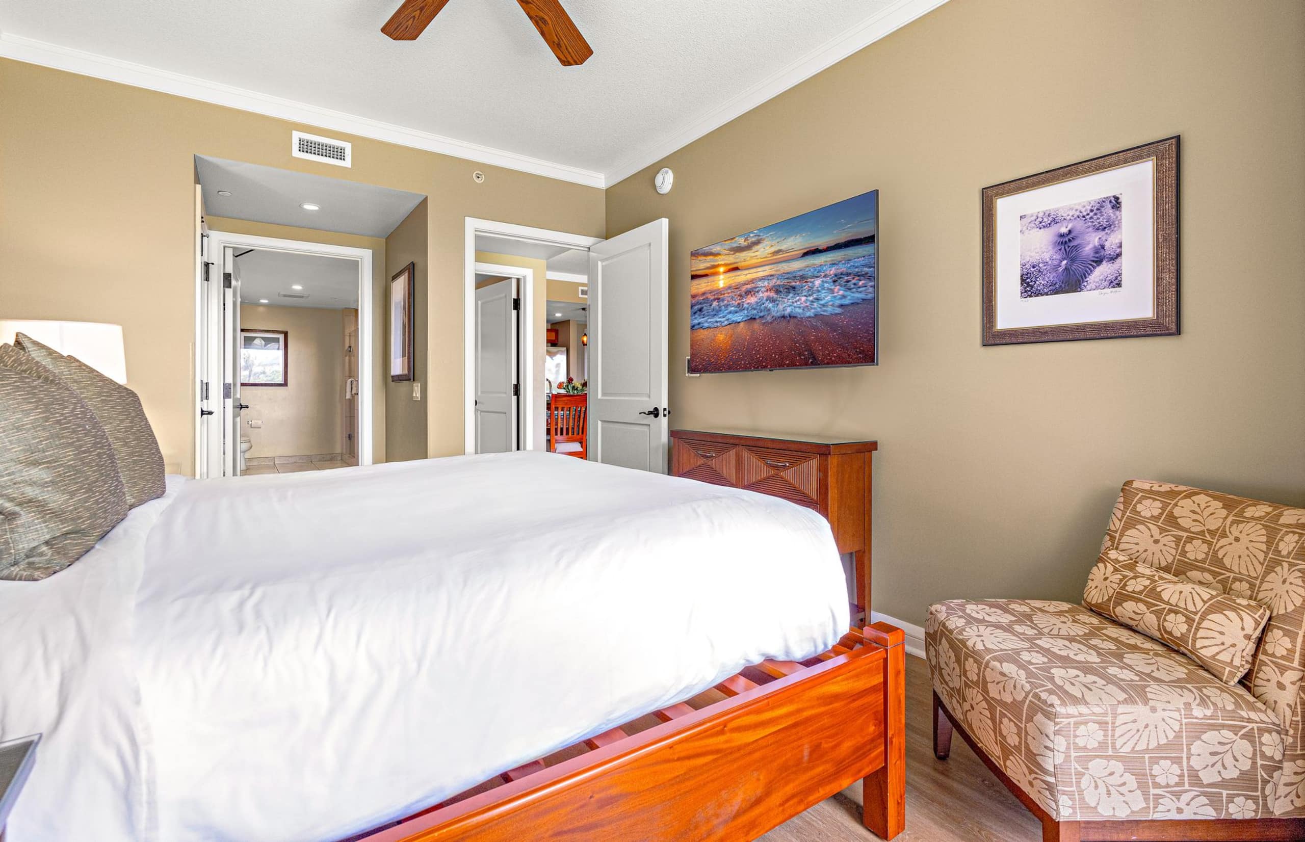 Condo in Lahaina · ★4.94 · 2 bedrooms · 3 beds · 1 bath - Image 17