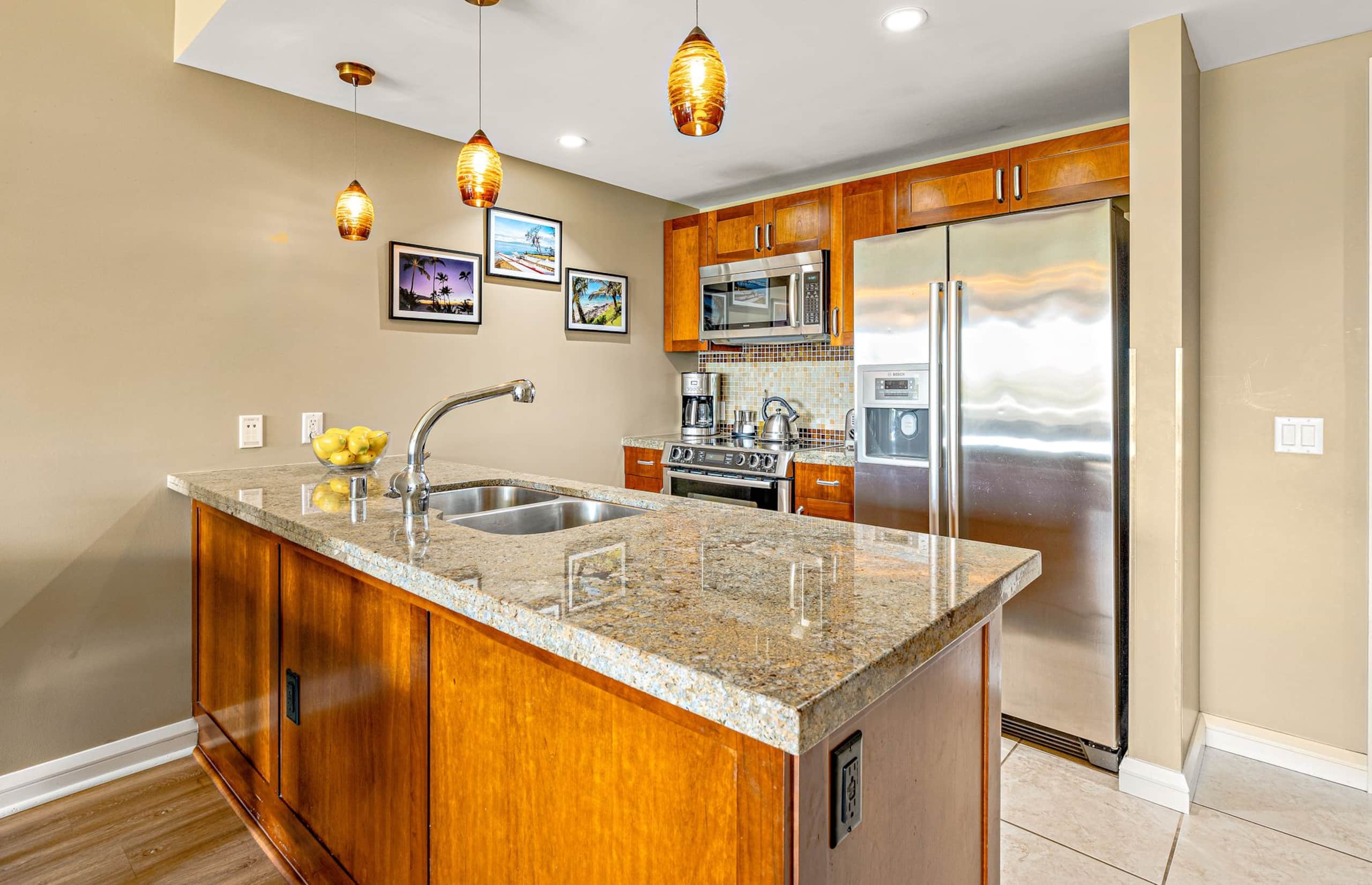Condo in Lahaina · ★4.94 · 2 bedrooms · 3 beds · 1 bath - Image 13