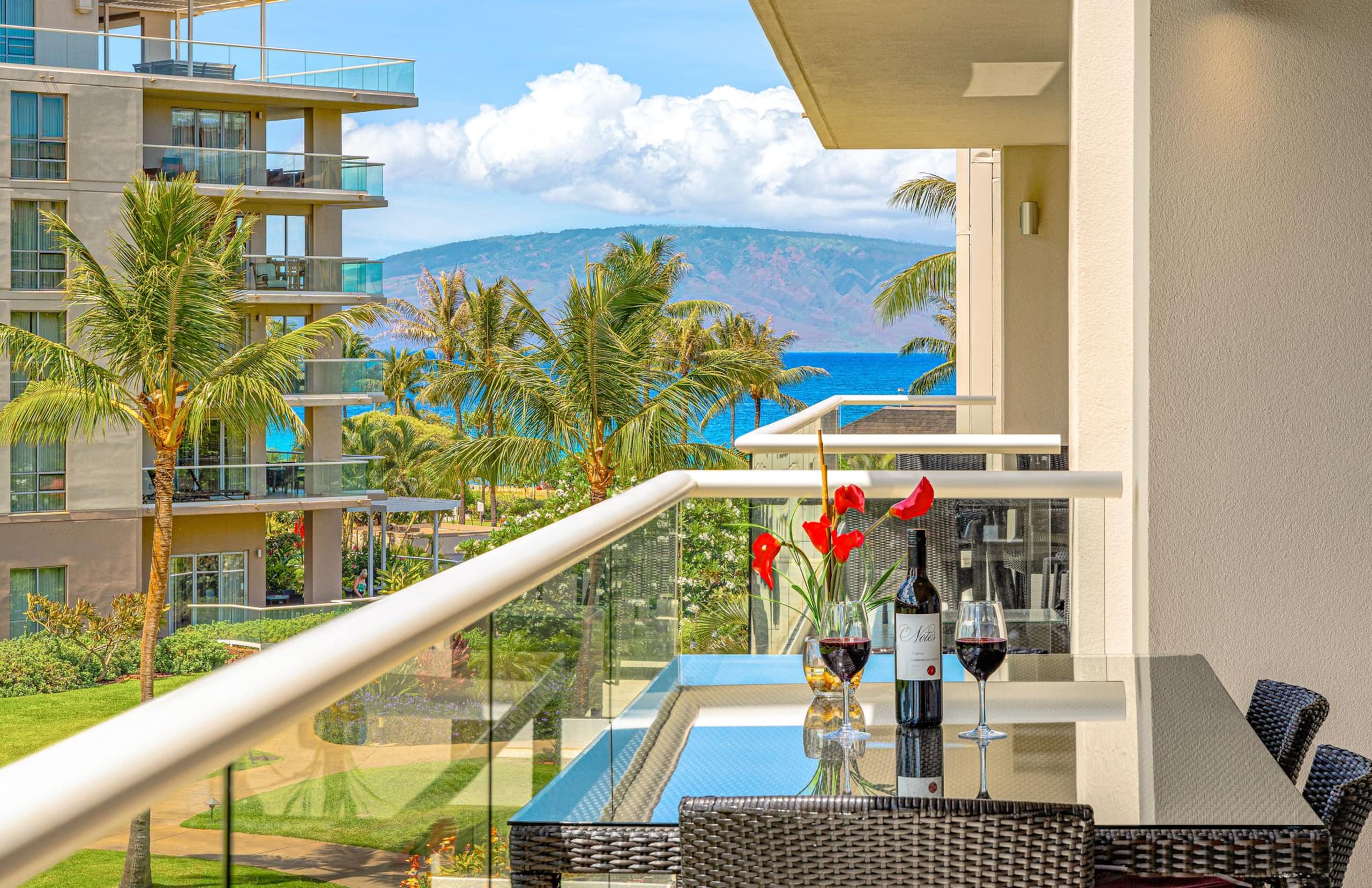 Condo in Lahaina · ★4.94 · 2 bedrooms · 3 beds · 1 bath - Image 1