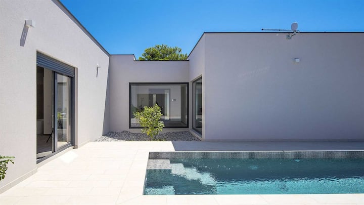 Modern Villa Near Pula Perfect For Couples - Pula