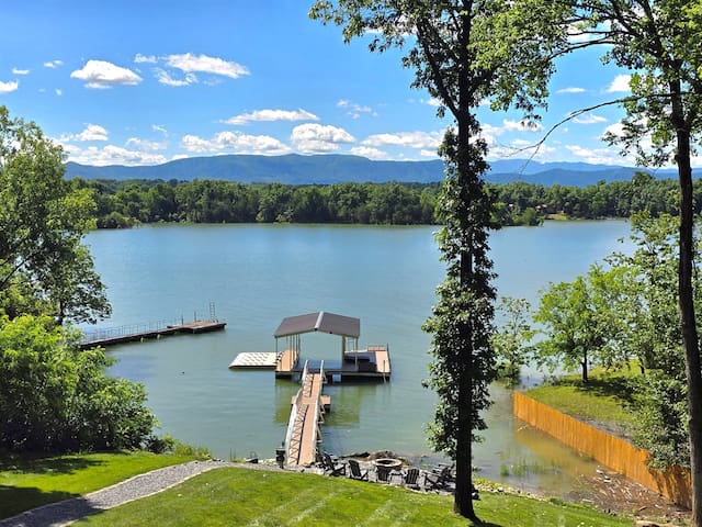 Mountain Lake Getaways managed Airbnb listing 1