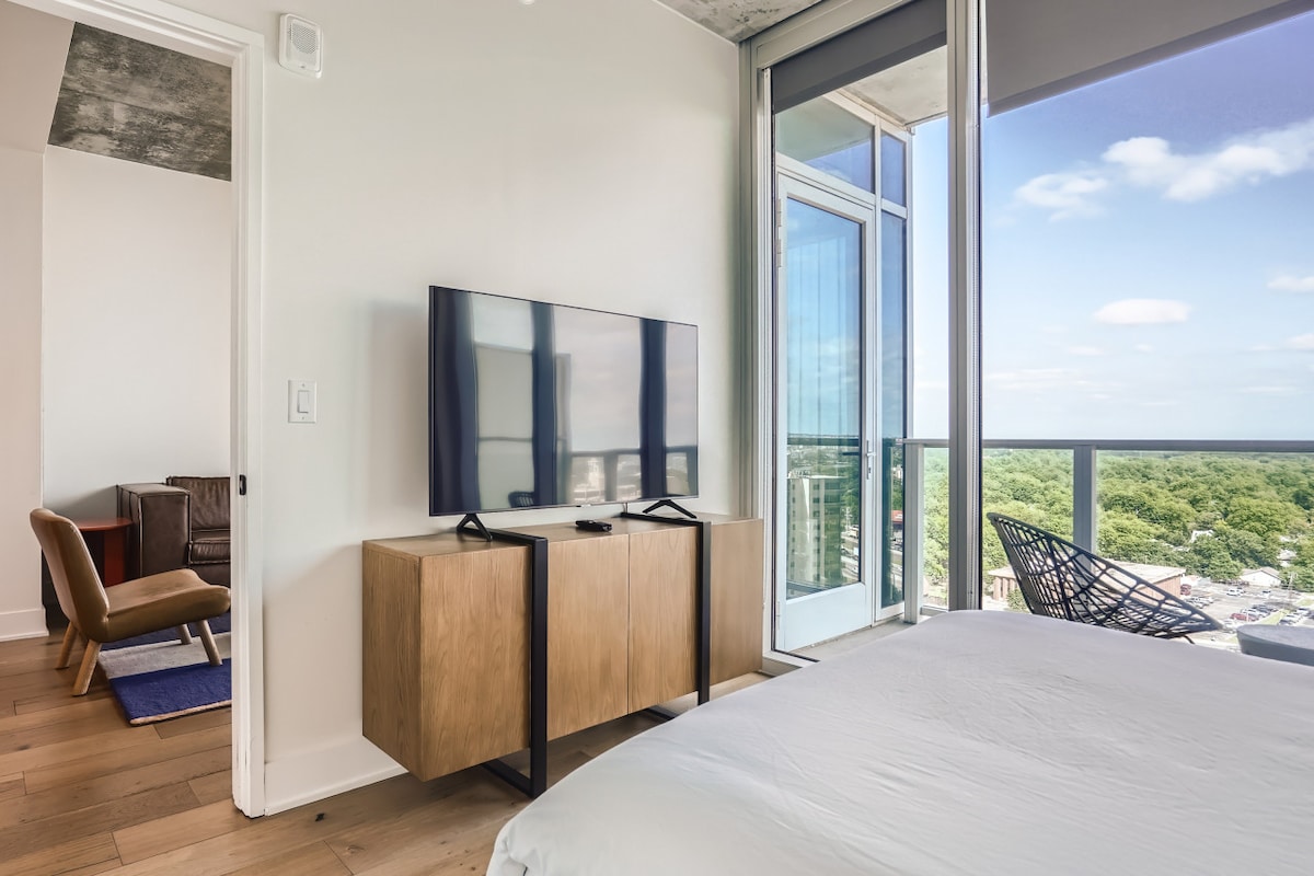 Modern Downtown Condo*Rooftop pool*Top Amenities