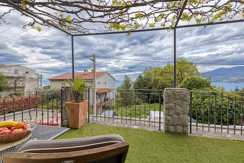 Top performing Airbnb: Kostabela - sea view in Mjesni Odbor Kantrida