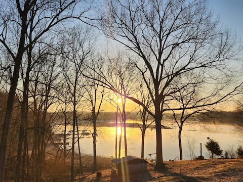 Lake Front, Sunrise, Dock, Kayaks + Game Room