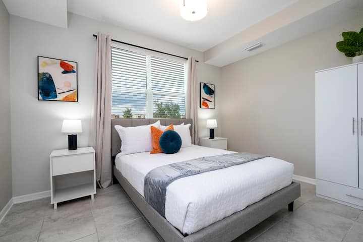 Queen size bed for all the family comfort