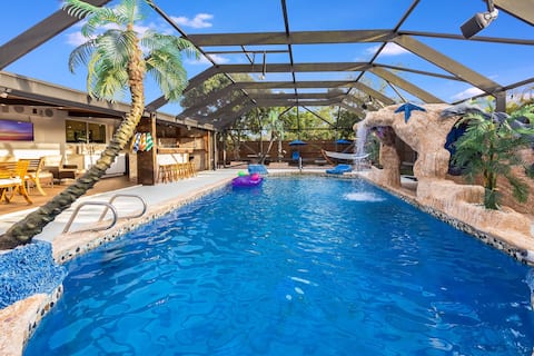 Family Villa: Heated Pool Waterfall Year-Round Fun