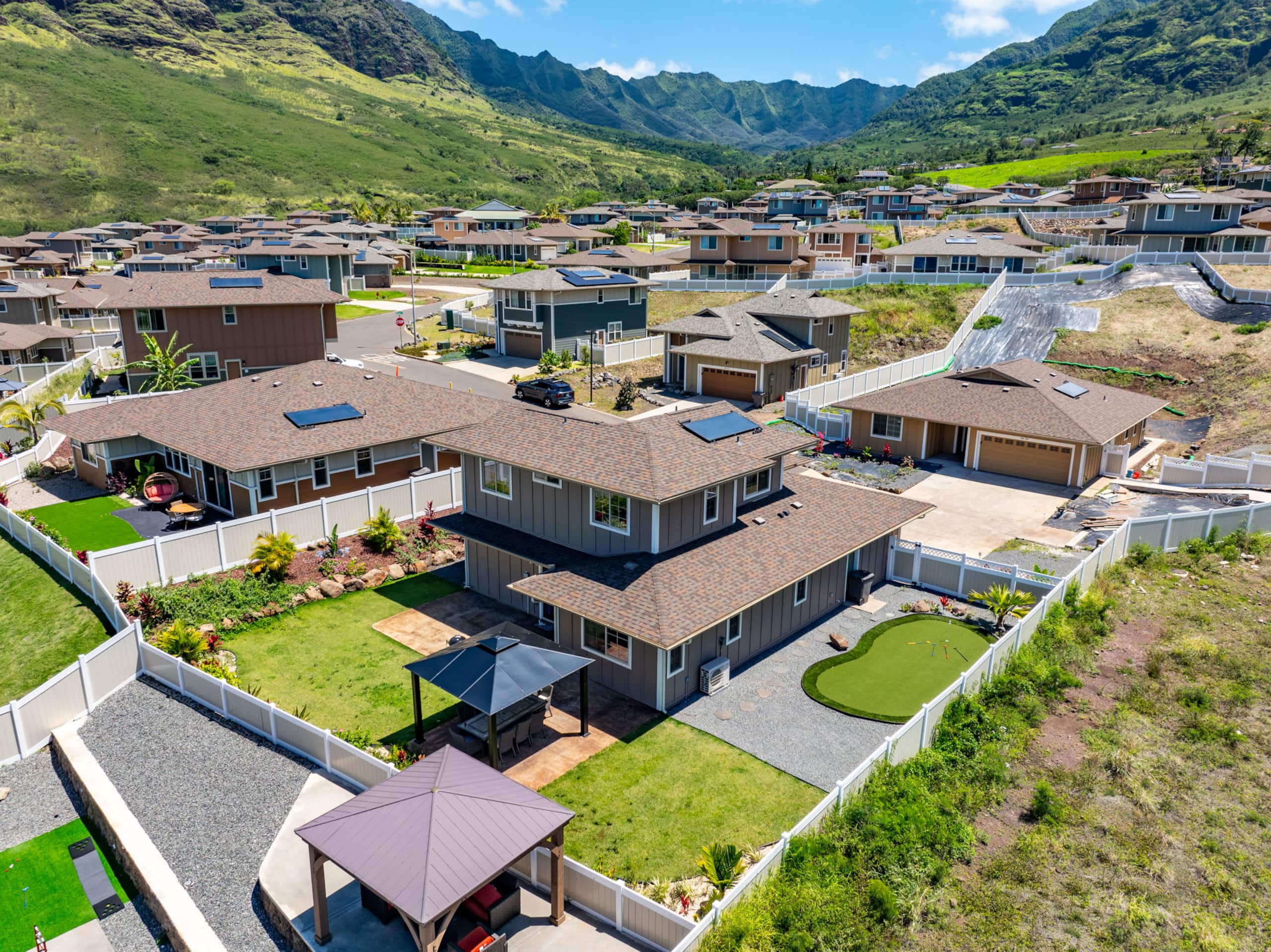 Home in Waianae · ★4.96 · 4 bedrooms · 7 beds · 2.5 private baths - Image 23