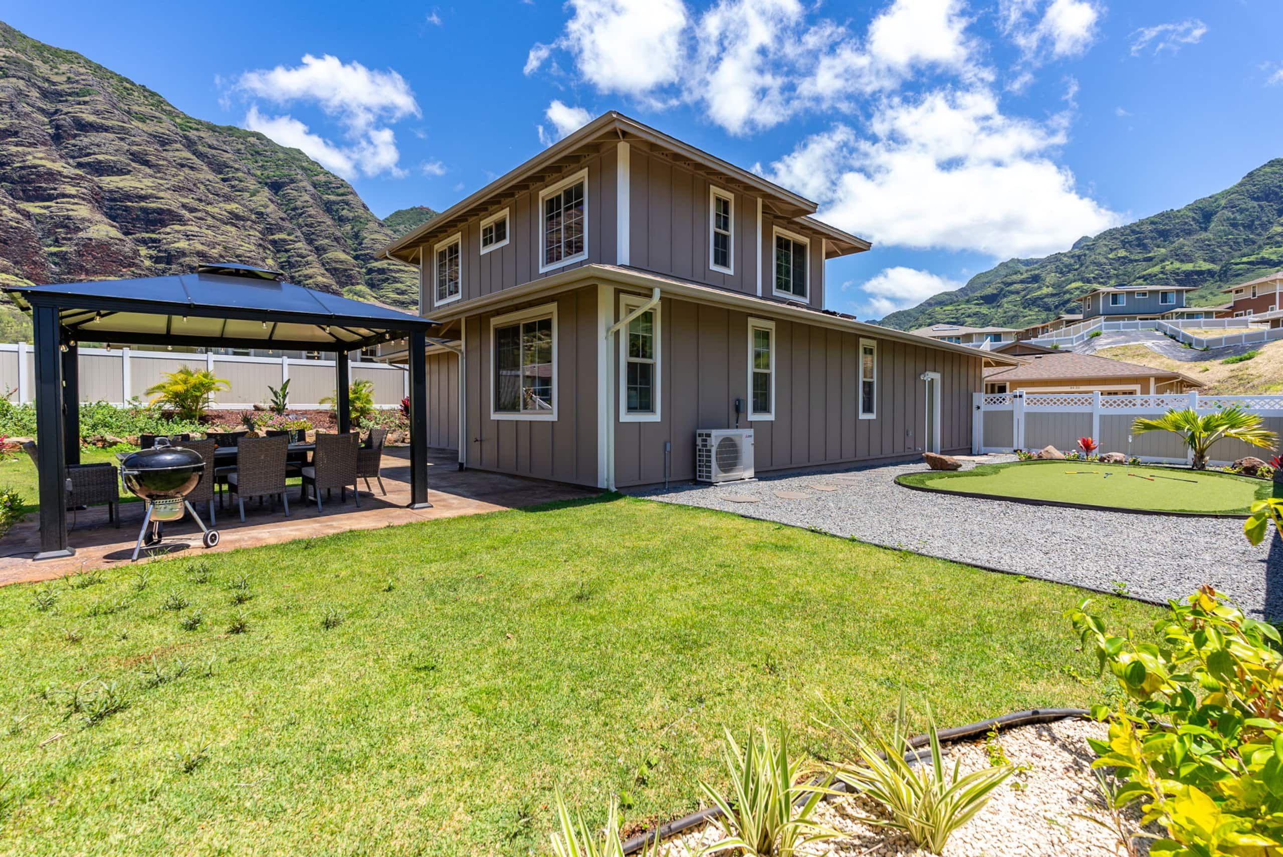 Home in Waianae · ★4.96 · 4 bedrooms · 7 beds · 2.5 private baths - Image 24