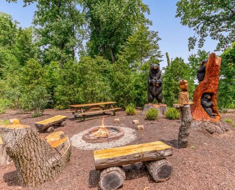 Near Lake MI•Sauna•Hot tub•Heated game garage