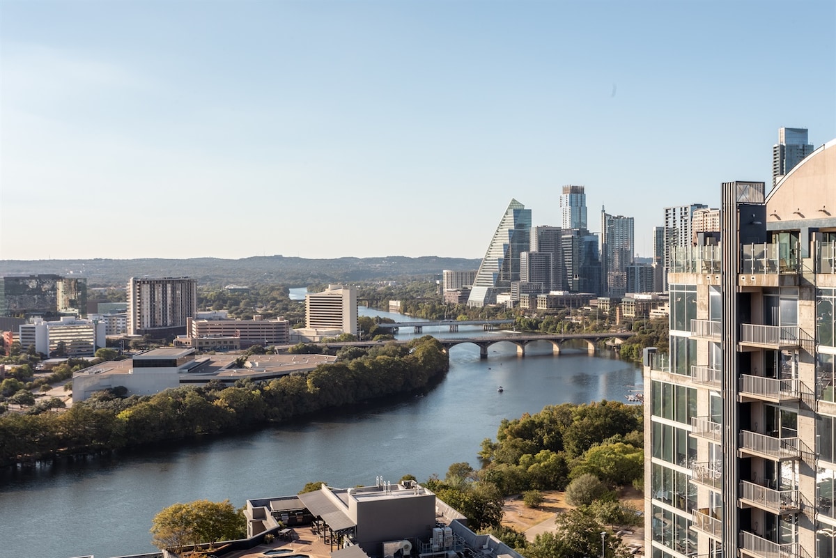 Heated Rooftop Pool | Free Parking! | Skyline View
