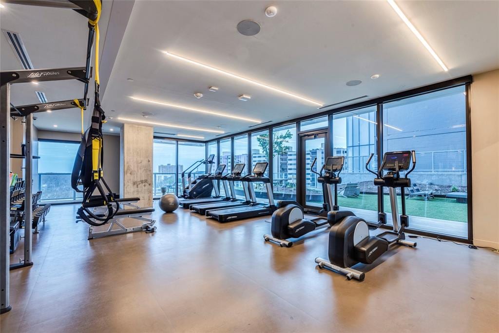 Heated Rooftop Pool | Free Parking! | Skyline View