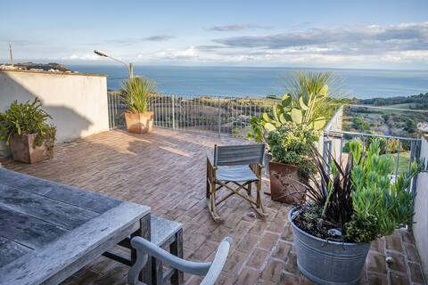 A26 - Poggio, sky-land with sea view