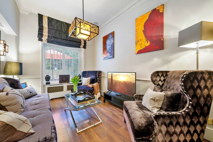 Finest Retreats | Hampstead Village House gallery image 3