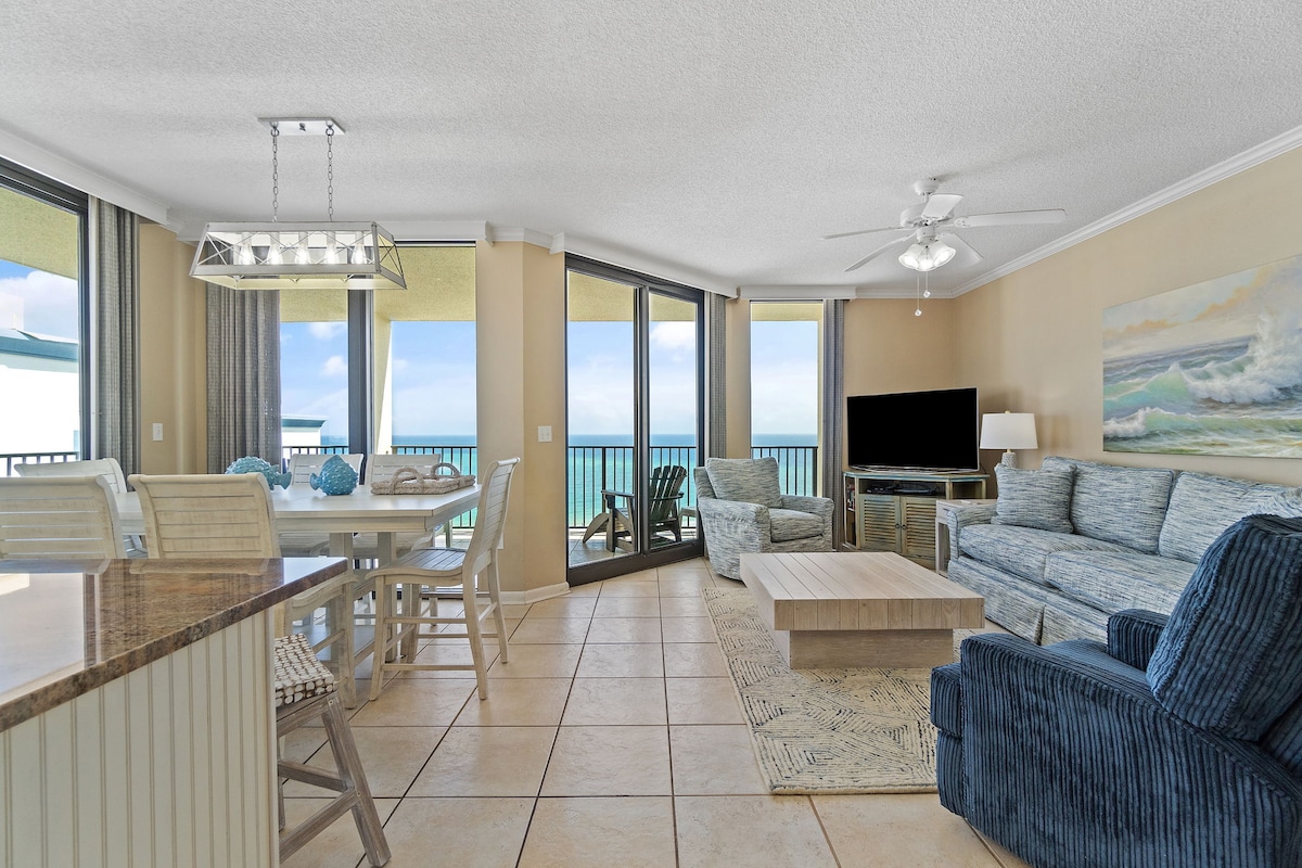 Beachfront, great amenities, Phoenix 8 1406!