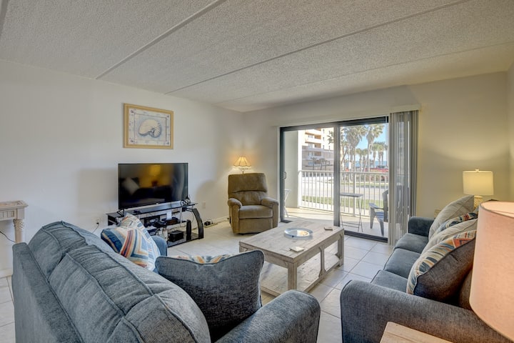 Daytona Beach Condo With Beach View And Access! - Daytona Beach Shores, FL