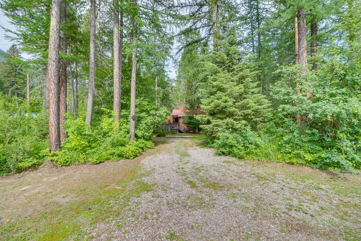 Hungry Horse Cabin w/ Gas Grill, Near Glacier!