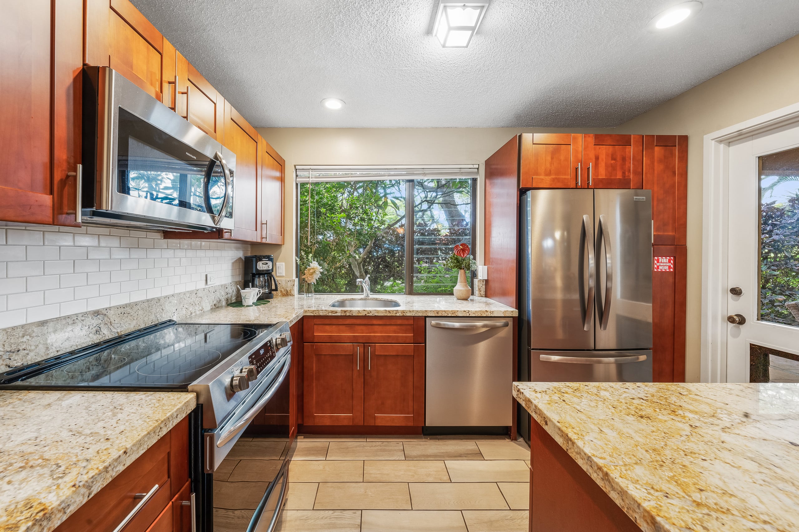 Condo in Kihei · ★4.42 · 1 bedroom · 2 beds · 2 baths - Image 7