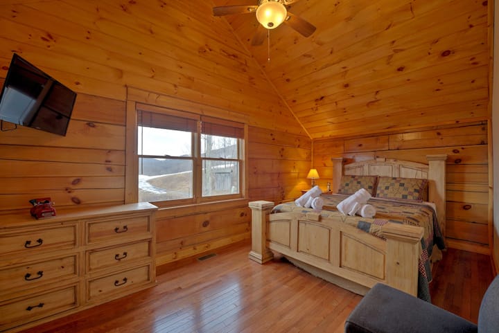 ห้องนอน 2 - เตียงควีนไซส์ชั้นบน