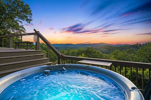 Blue Sky Vista by CM | Hot Tub & Near Biltmore