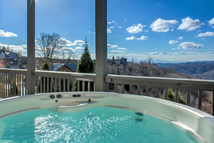 Ski-In Lodge, Epic Views + 8 mins to Hatley Pointe - Cabins for
