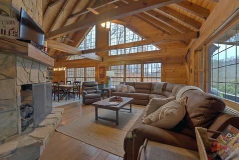 Sleepy Bear by CM | Fireplace, Hot Tub, & Sauna