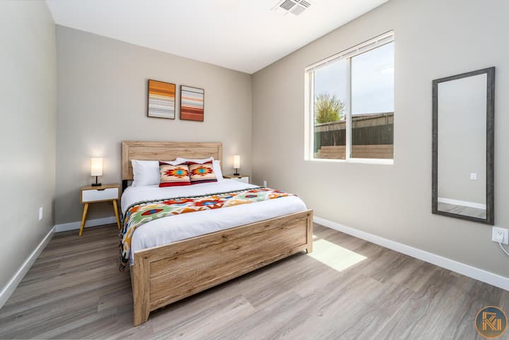 Двоен и удобен кревет.