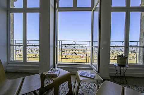 Panoramic Mulberry Beach plendid family apartment