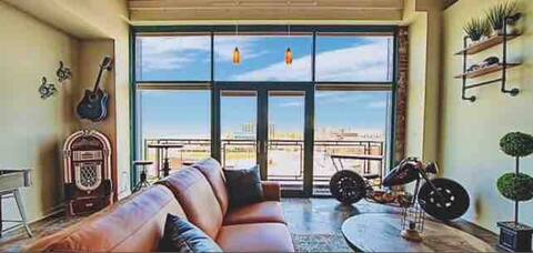 Mario Room Amazing View Cedar Point & Lake Erie!