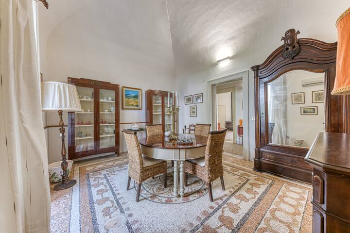 Luisa gallery image 2